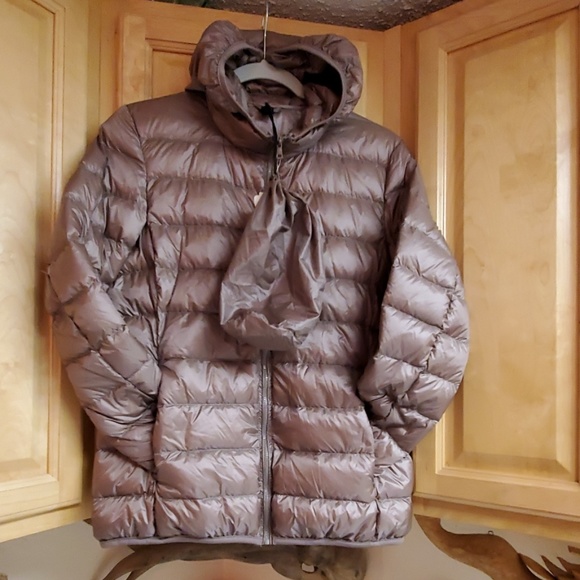 NWT Ultra Light Hooded Duck Down Jacket W/ Pouch S - Picture 2 of 8